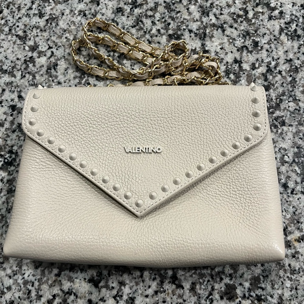 Mario Valentino Cream Pebbled Leather Envelope Crossbody with Gold Chain NWOT